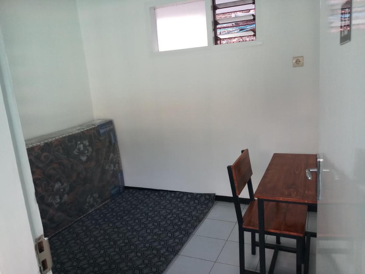 Welirang 20B Homestay - Max 2 Orang Per Kamar Malang Extérieur photo